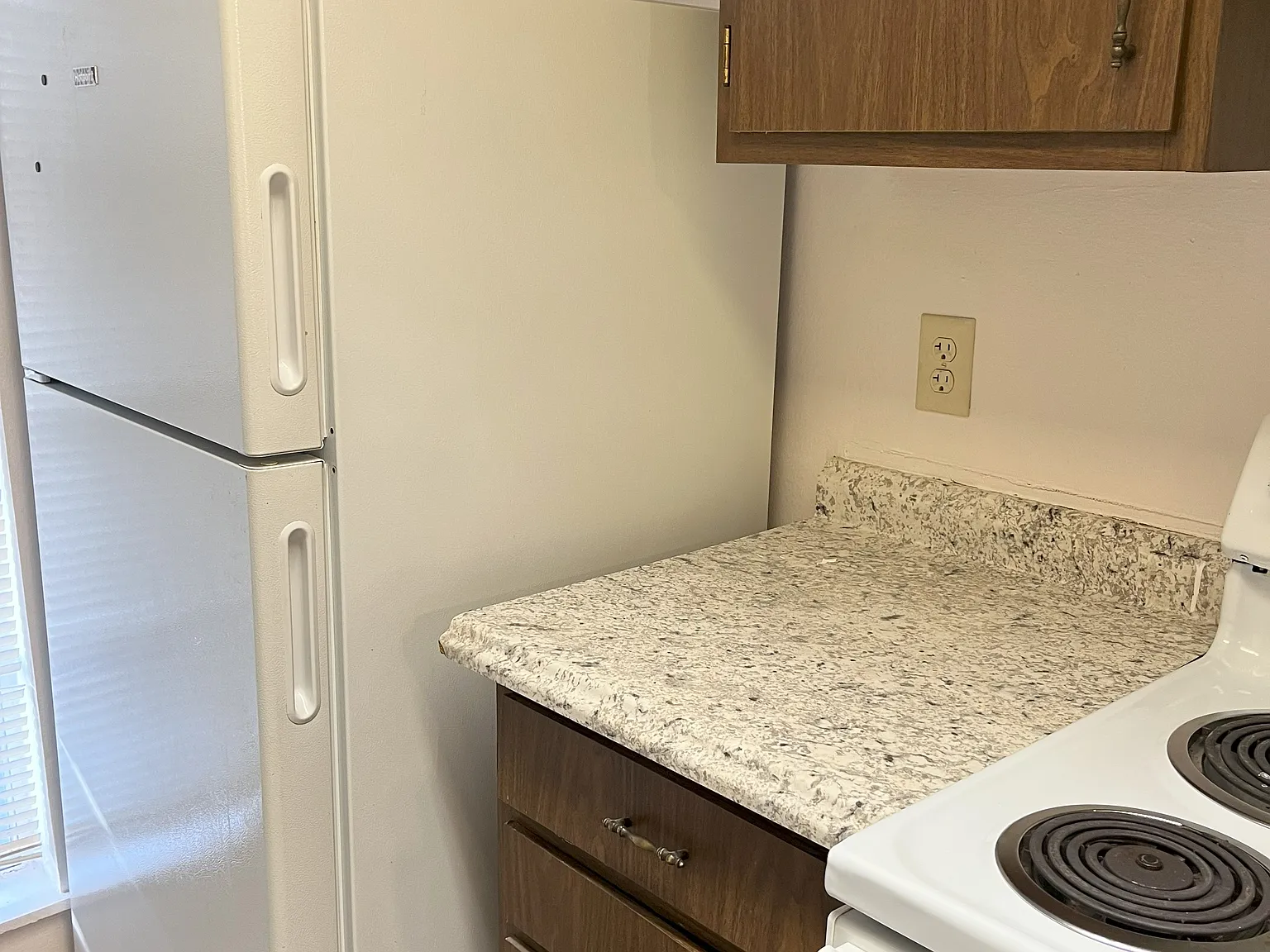 2 bed, 1.5 bath, 1000 sqft, $1,475 — Photo 3