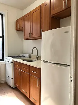 Rented by Kew Forest Realty Inc | media 6