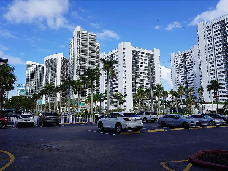1913 S Ocean Dr #405 — Photo 3