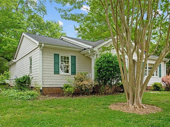 3rd image of 212 Knollwood Dr