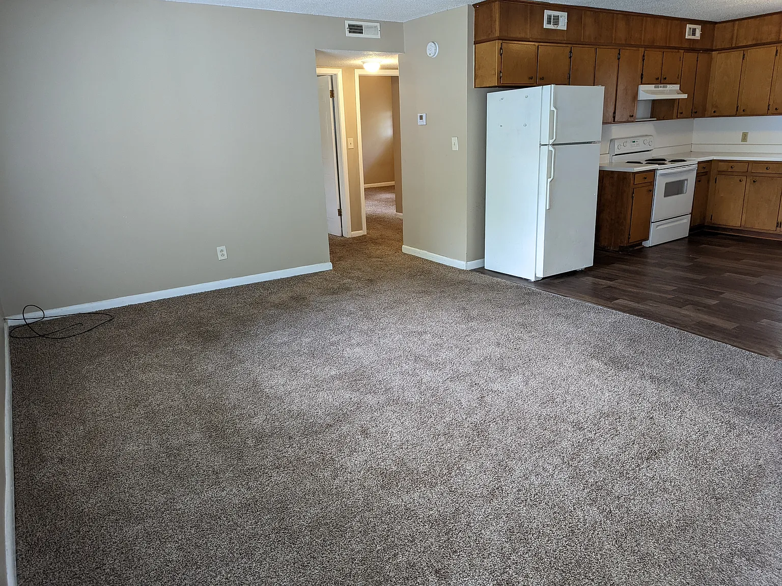 Twin Oaks — Photo 3