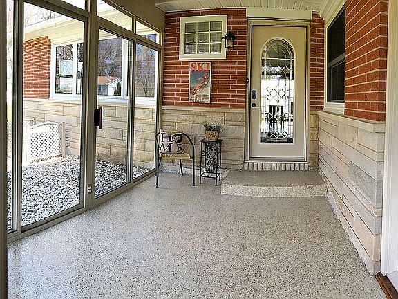 5th image of 3674 W Shore Dr