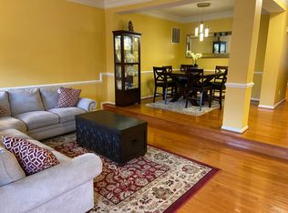 22561 Welborne Manor Sq, Ashburn, VA 20148