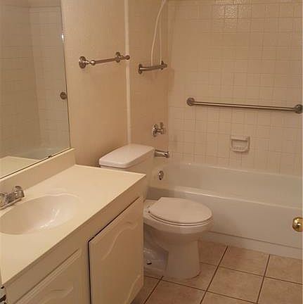5th image of 904 Rocky Creek Ln
