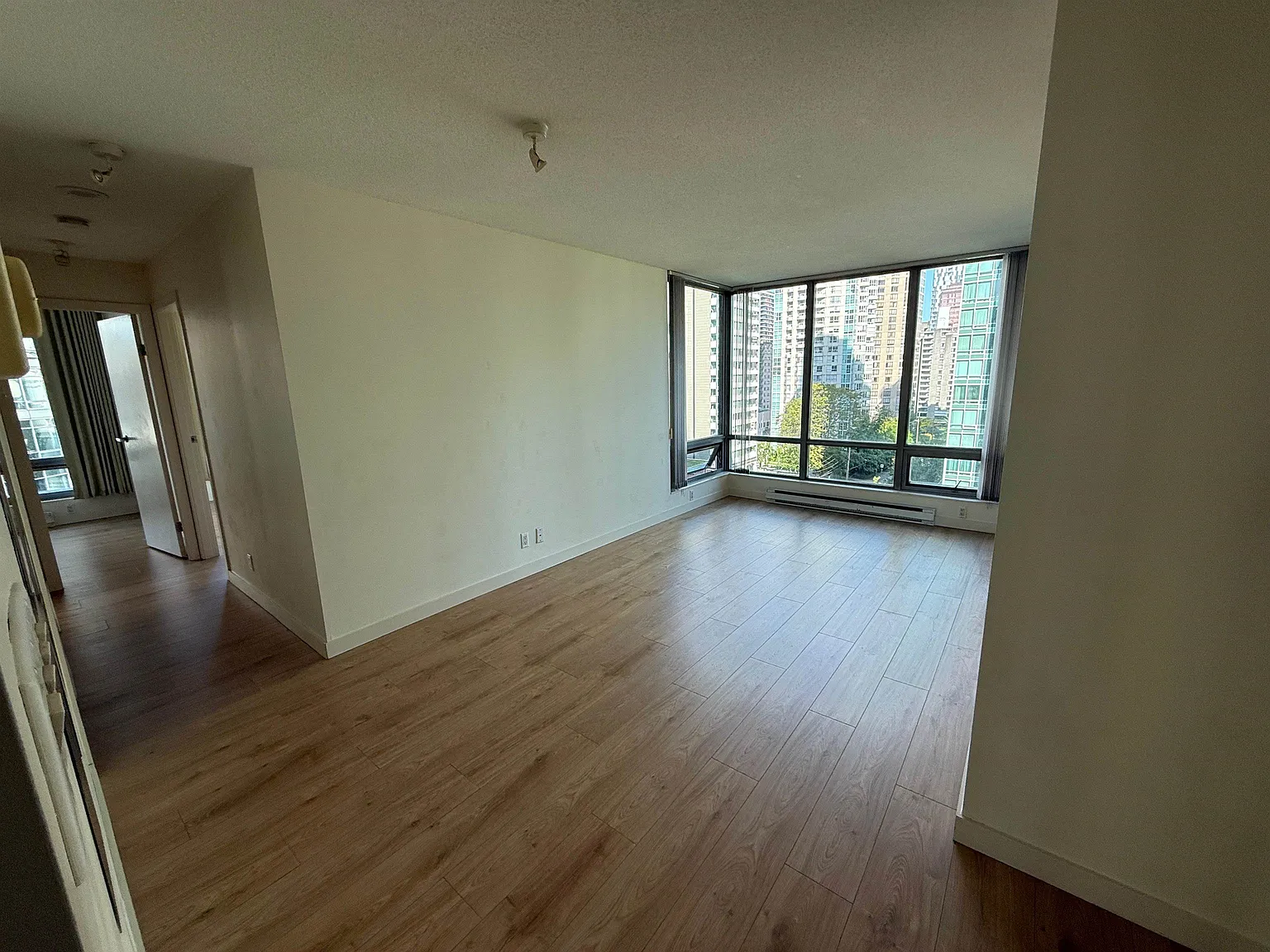 1200 Georgia St W — Photo 3