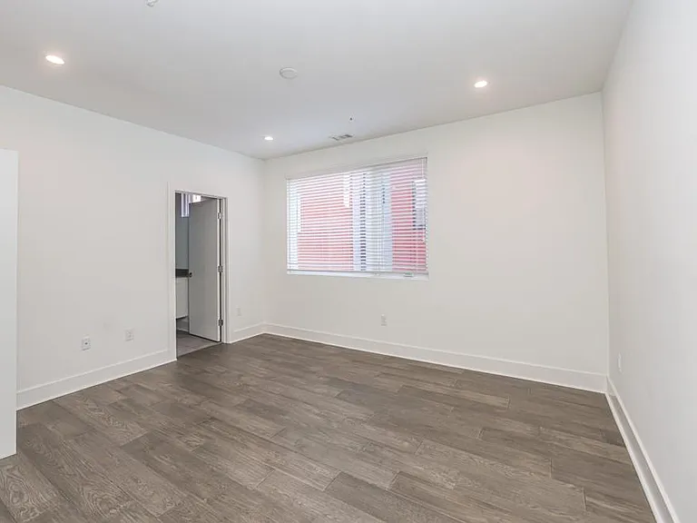 1145 Kirkwood Ave SE #14 — Photo 24