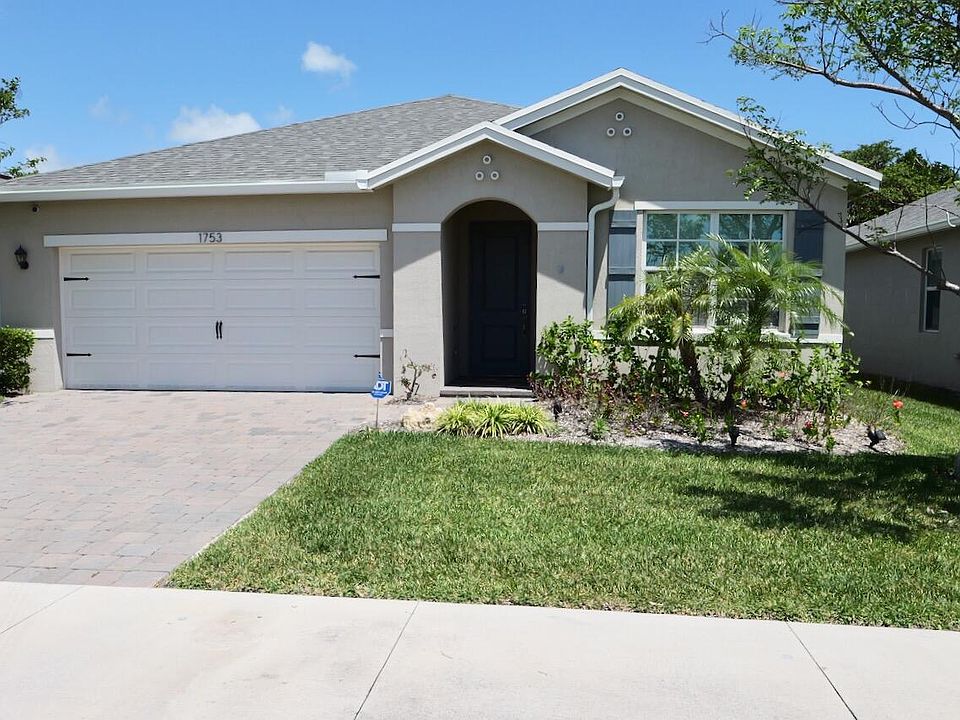 1st image of 1753 NE White Pine Terrace