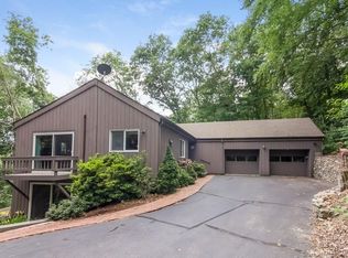 30 Heritage Rd, East Lyme, CT 06333