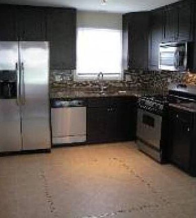 5th image of 418 Frederick Ave
