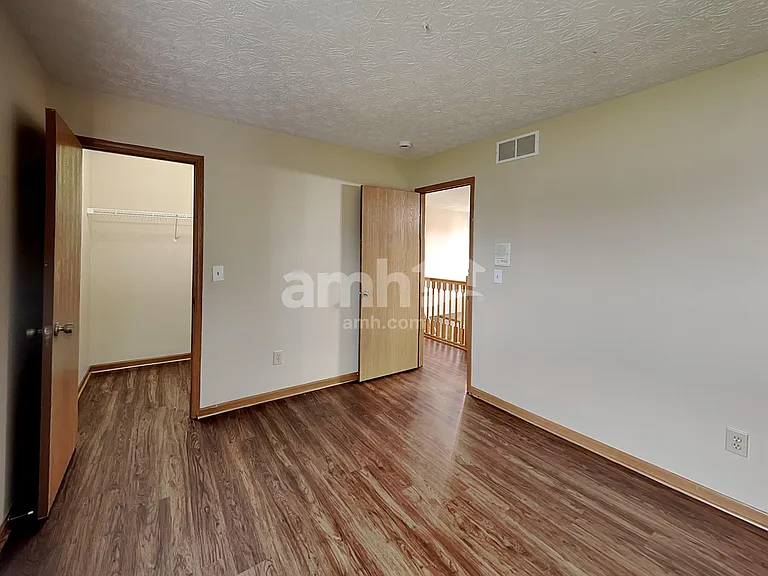 452 Crestmoore Dr — Photo 19