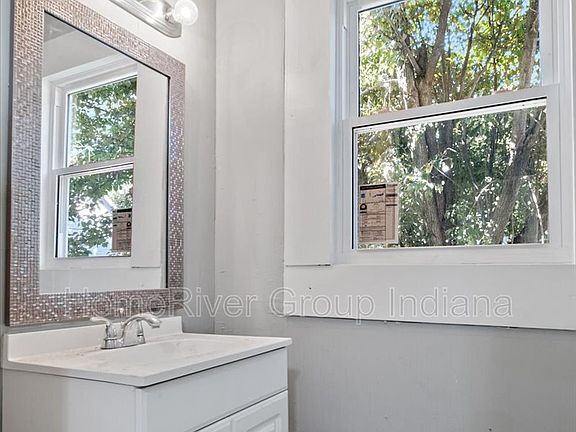 2nd image of 3502 N Kenwood Ave APT 2