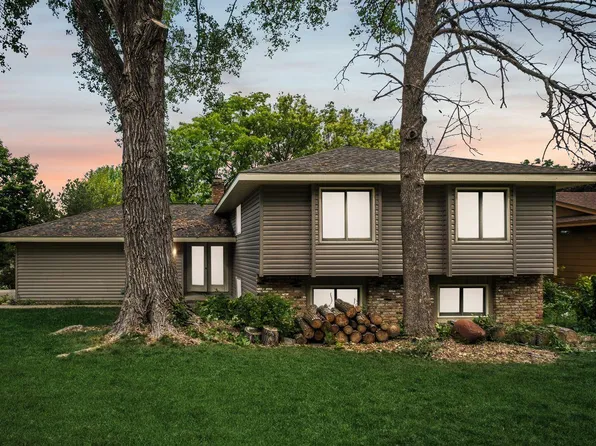 13990 Holyoke Path, Apple Valley, MN 55124
