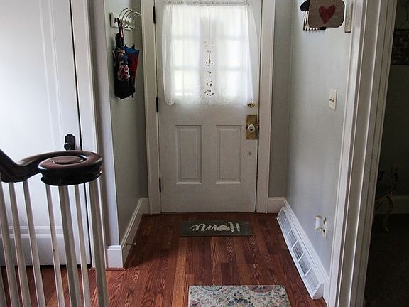 3rd image of 395 Forest St