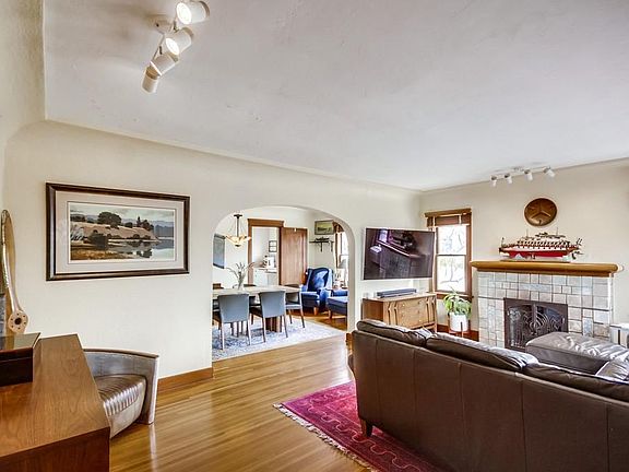 5th image of 4817 Sussex Dr