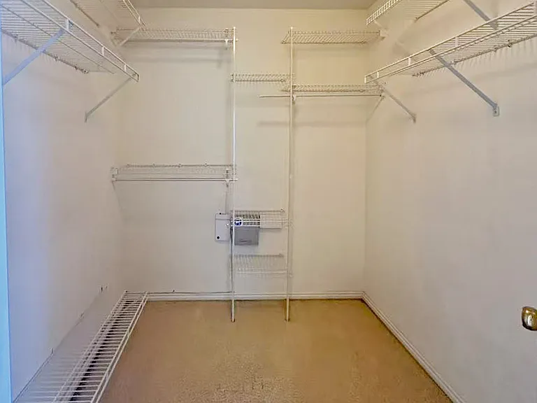 1243 S Akron Way — Photo 12