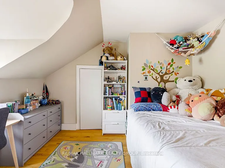 176 King Edward Ave — Photo 27