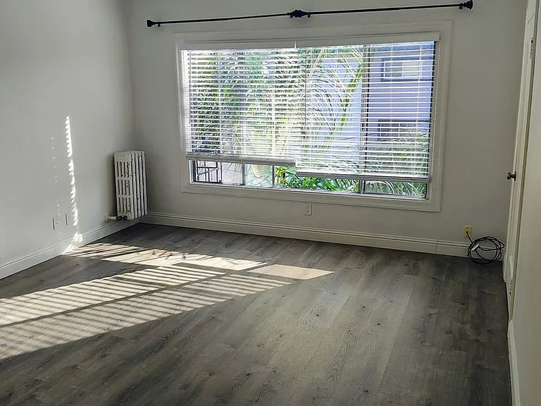 1715 High Street — Photo 3