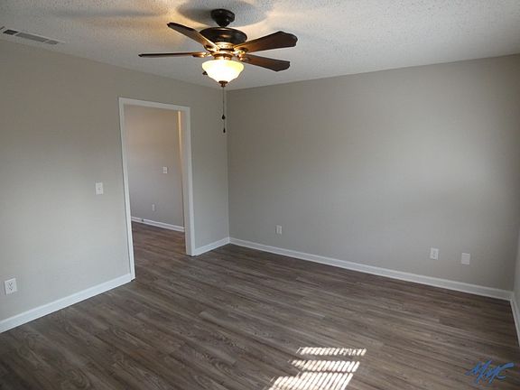 2nd image of 3634 Barfield Crescent Rd