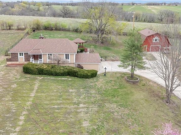 3rd image of 421 Overland Dr