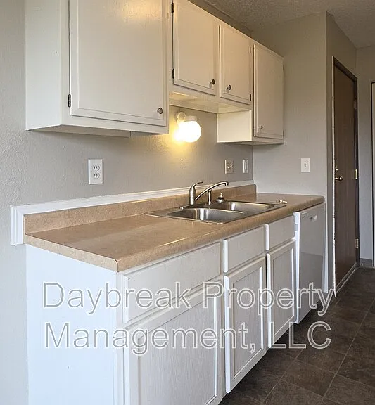 2414 3rd Ave N #17 — Photo 4