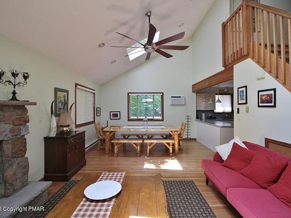 3rd image of 145 Dorchester Dr