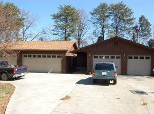 1754 Parlin Dr, Sevierville, TN 37863