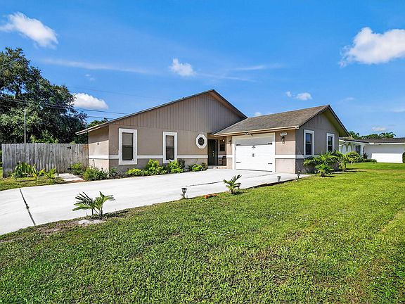 4th image of 7555 Hilltop Drive
