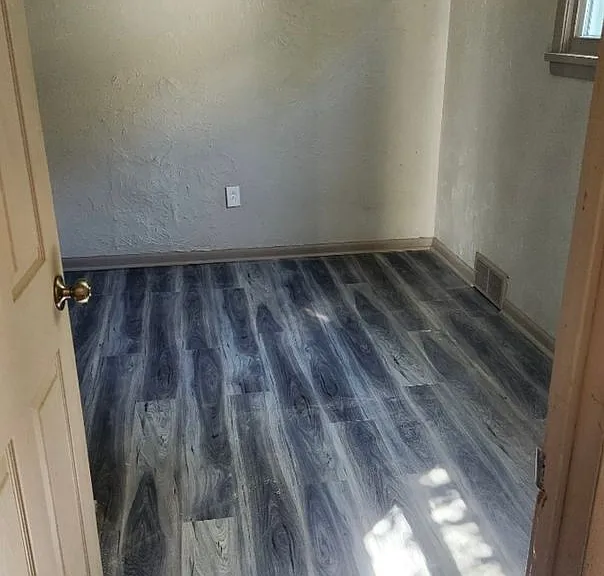 802 Western Ave — Photo 3