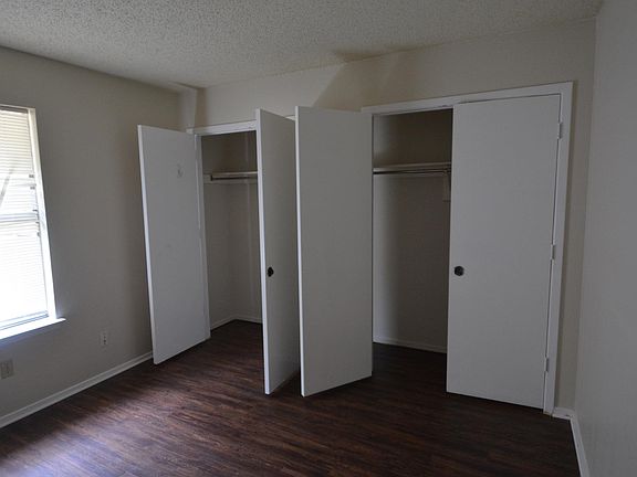 4th image of 2418 Ventura Dr APT B