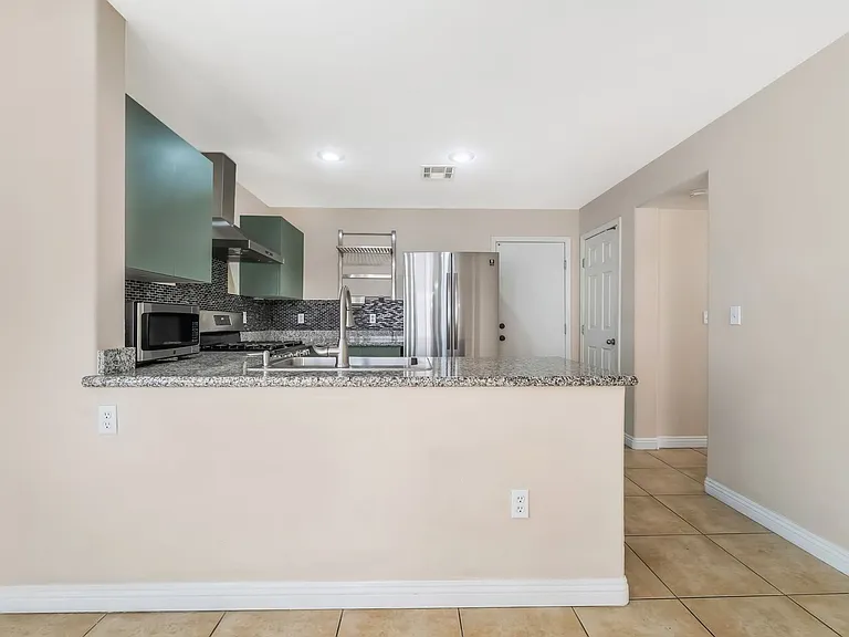 5078 Tioga Pass Ave — Photo 9