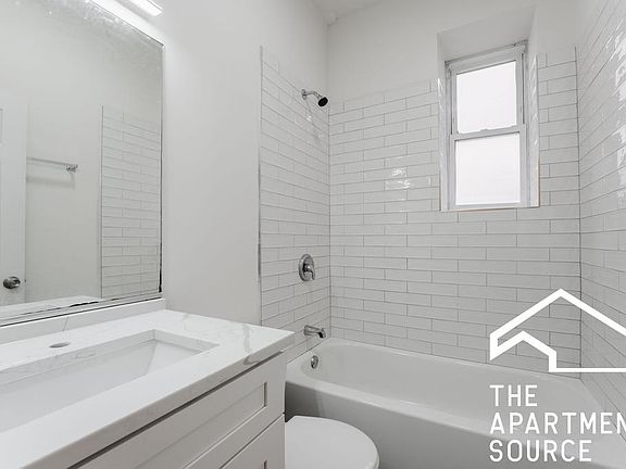 4th image of 2112 N Campbell Ave #Gdn