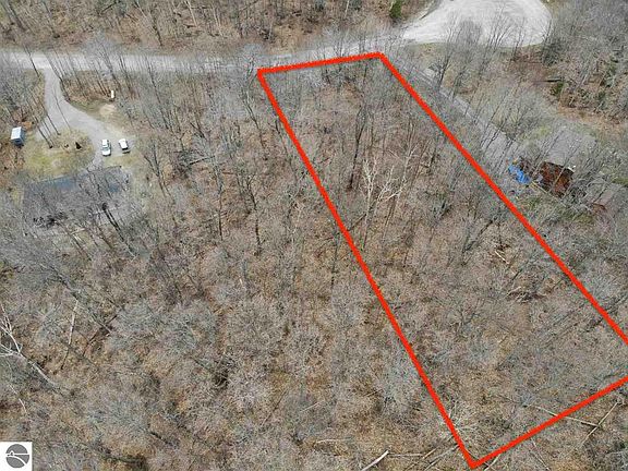 2nd image of 5141 Valley Ln