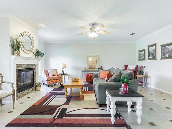3rd image of 12534 Woodfield Cir W