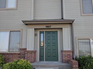 1907 Deer Trl, Junction City, KS 66441