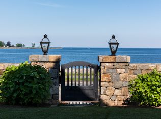 264 Hillspoint Rd, Westport, CT 06880