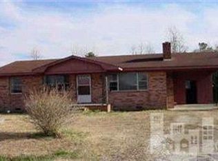 1318 Old Savannah Rd, Burgaw, NC 28425
