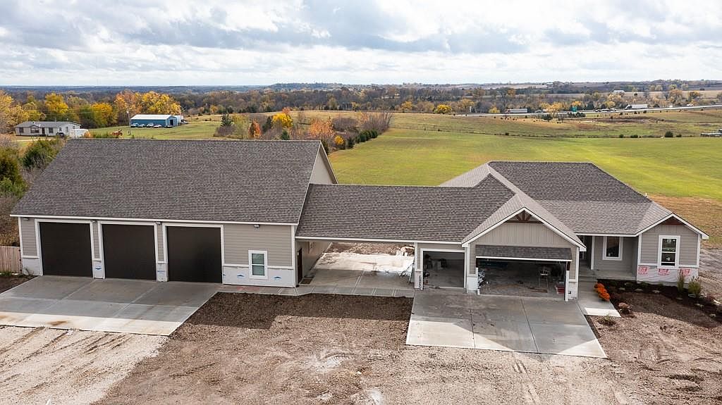 21131 Hemphill Rd, Tonganoxie, KS 66086 Zillow