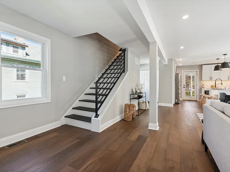 933 Henry Ave — Photo 21