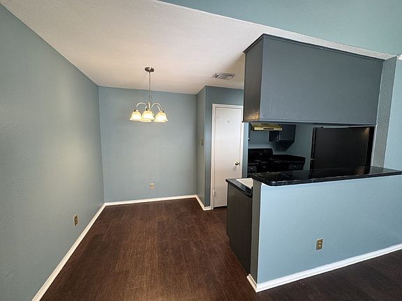 3rd image of 4803 Hamilton Wolfe Rd APT 606