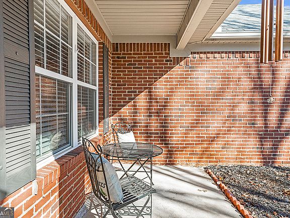 4th image of 69 Red Bud Rd