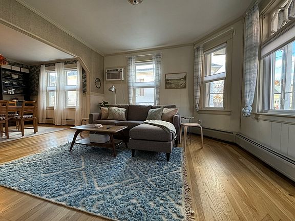 4th image of 8 View St