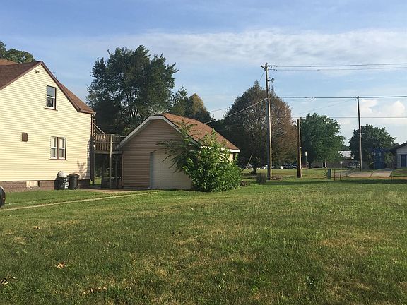 2nd image of 1921 Avenue D