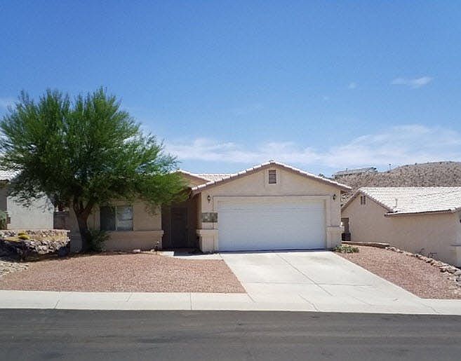 1st image of 2882 Desert Greens Dr