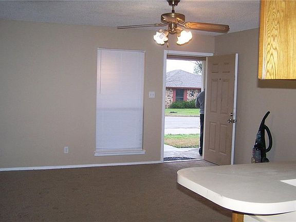 3rd image of 239 Summit Dr Unit B