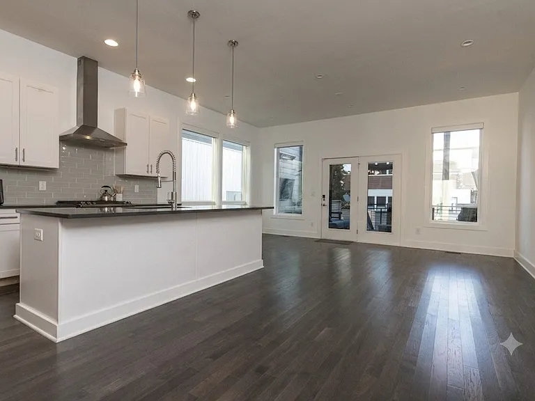 420B 37th Ave N — Photo 12