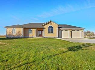 10002 N Wamba Rd, Prosser, WA 99350