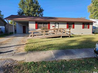 1011 Kirkpatrick St, Benton, IL 62812