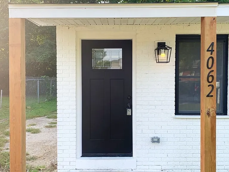 4062 Bruene Ave — Photo 2