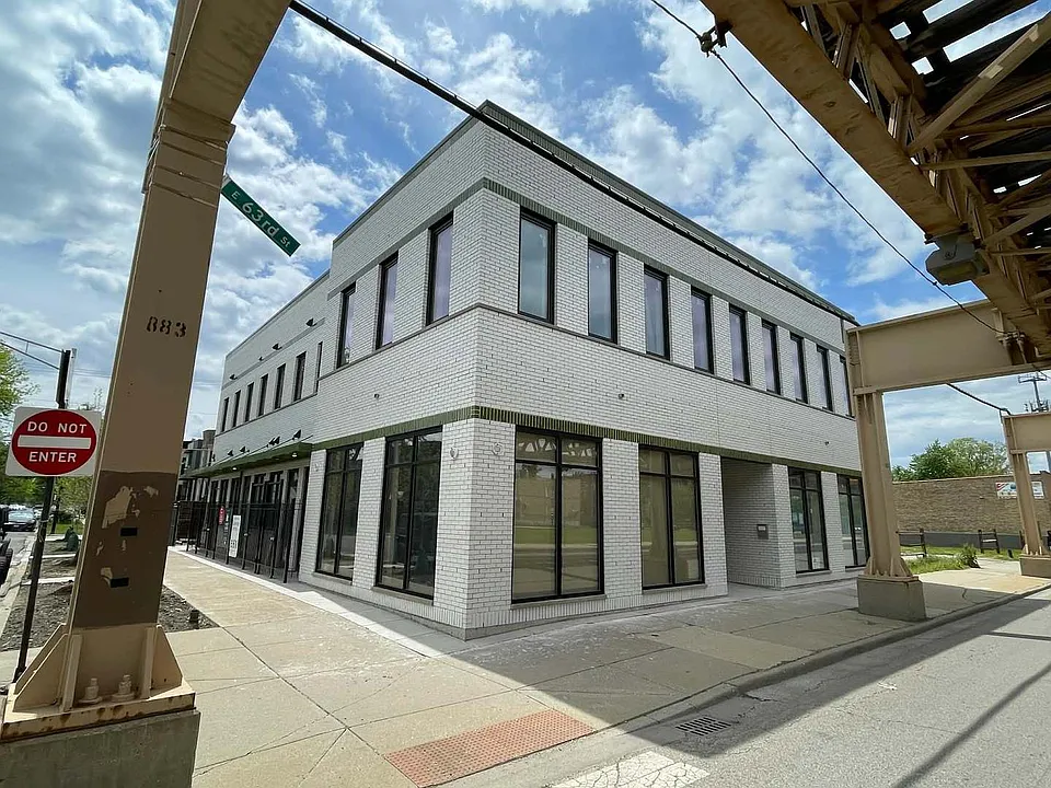 6302 S Champlain Ave #2E