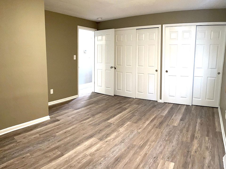 1st image of 3457 Woodman Dr